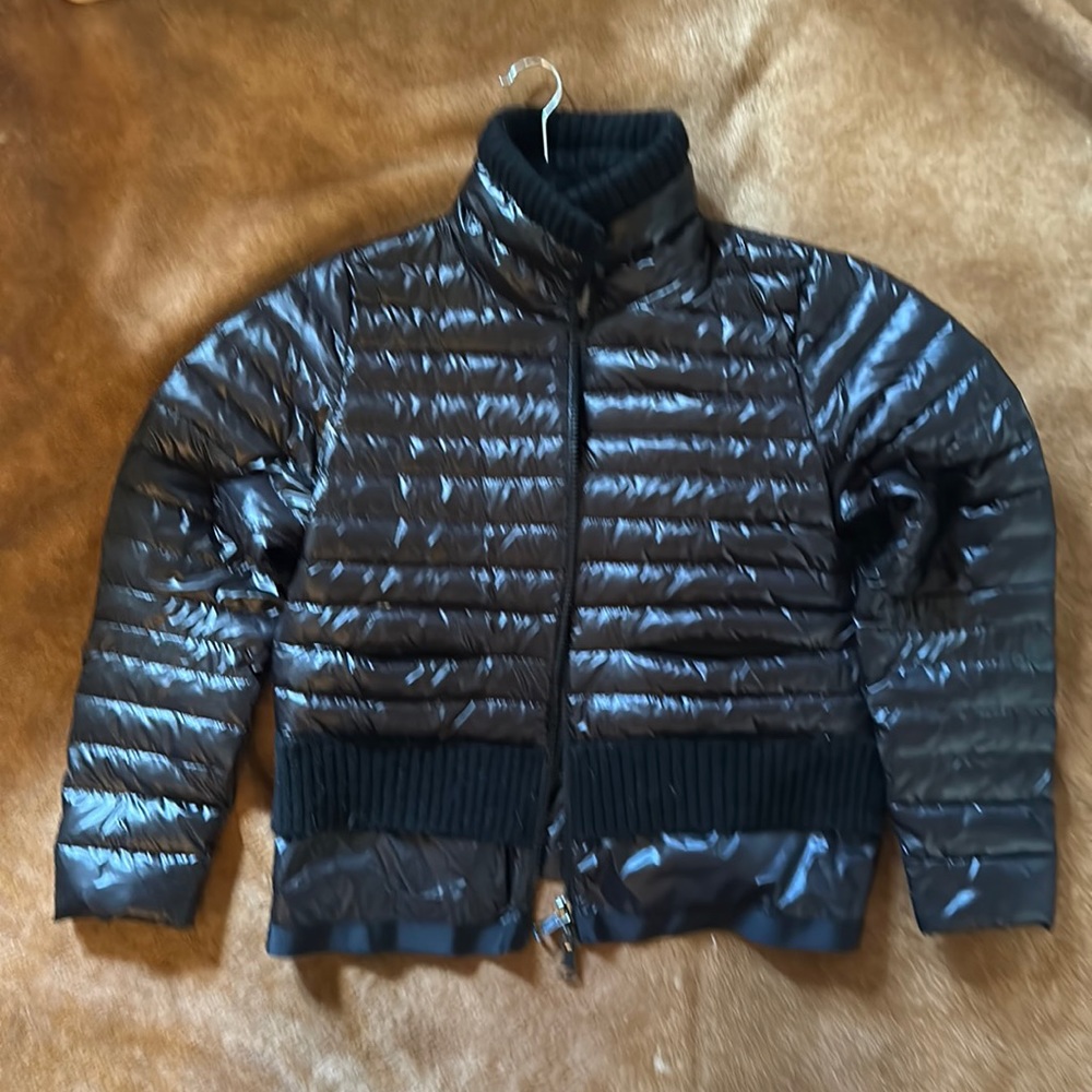 Black lightweight Sosken puffer jacket size large